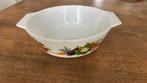 Witte Pyrex groenten schaal en sauskom met schotel Vintage, Ophalen of Verzenden, Overige stijlen, Glas, Schaal of Schalen