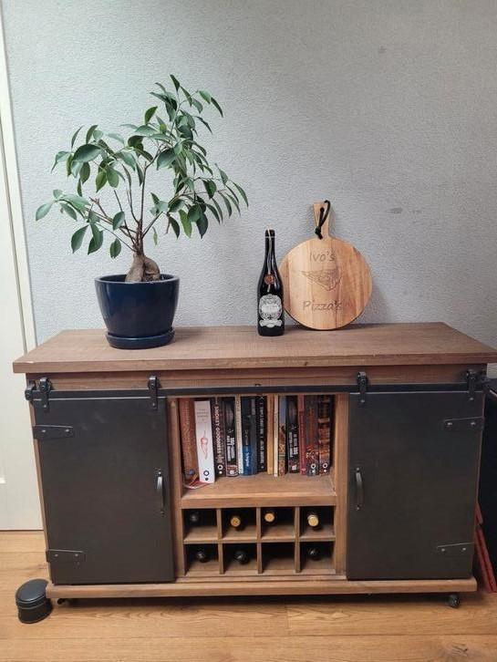 Wijnkastje met opbergruimte te koop, Huis en Inrichting, Woonaccessoires | Wijnrekken, Gebruikt, Minder dan 50 cm, Hout, Ophalen