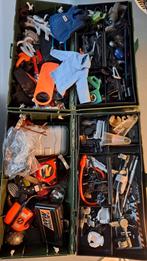 2 dozen action man accessoires heel!, Ophalen of Verzenden, Gebruikt