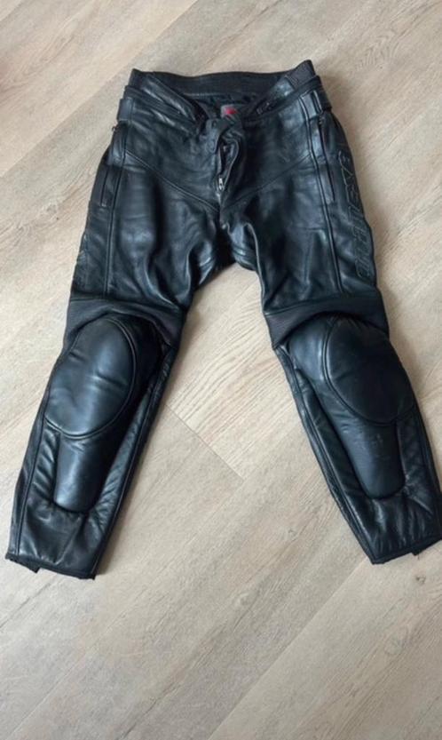 Dainese lederen broek maat 48, Motoren, Kleding | Motorkleding, Broek | leer, Tweedehands, Ophalen of Verzenden