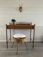 rotan bureau met krukje, Ophalen, IJzer