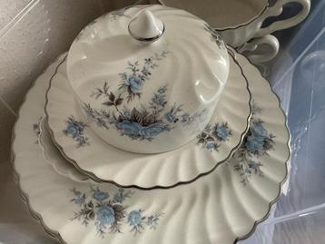 Johnson Brothers Iron 1U2 - Zeer compleet servies beschikbaar voor biedingen