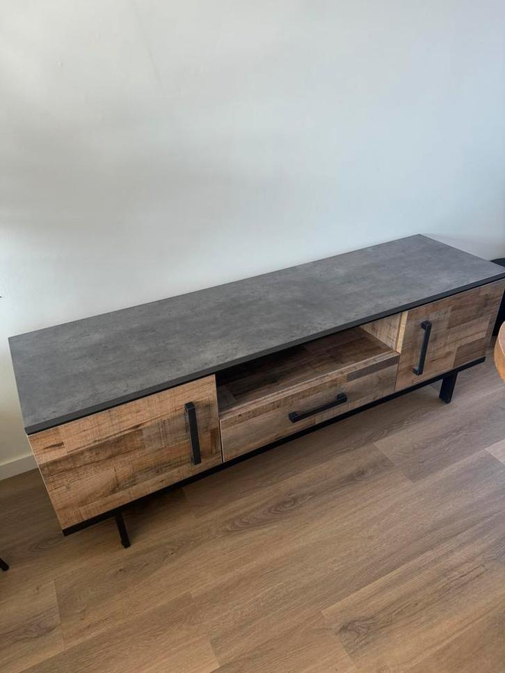 Industrieel tv meubel zo goed als nieuw!, Huis en Inrichting, Kasten | Televisiemeubels, Zo goed als nieuw, Minder dan 100 cm