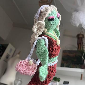 NIEUW! Handgemaakte gehaakte fluffy zeemeermin siren knuffel beschikbaar voor biedingen
