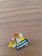 412 Pin Douwe Egberts Wielrennen Speldje, Verzamelen, Speldjes, Pins en Buttons, Ophalen of Verzenden, Gebruikt, Merk, Speldje of Pin