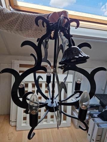 Mooie 90ies Kroonluchter zwart metaal met 5 lampen beschikbaar voor biedingen
