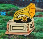 3x West-Germany houten broche: Kimono, golf, grammofoon, Overige materialen, 4 tot 7 cm, Overige kleuren, Nieuw