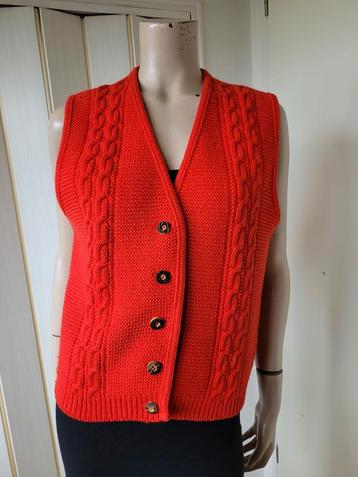 Reine wol vintage gilet rood maat 40 beschikbaar voor biedingen