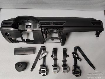 Skoda Superb 2016+ dashboard + airbag set 3V1 857 007 AJ 3V1 beschikbaar voor biedingen