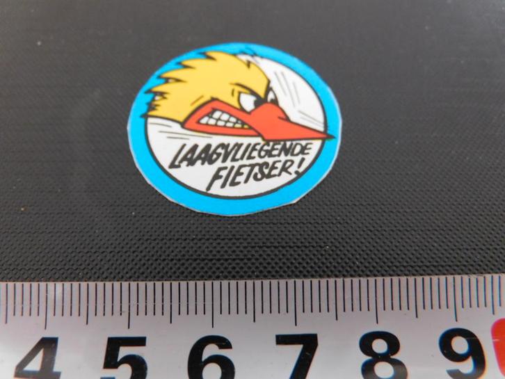 sticker laagvliegende fietser !, Verzamelen, Stickers, Zo goed als nieuw, Ophalen