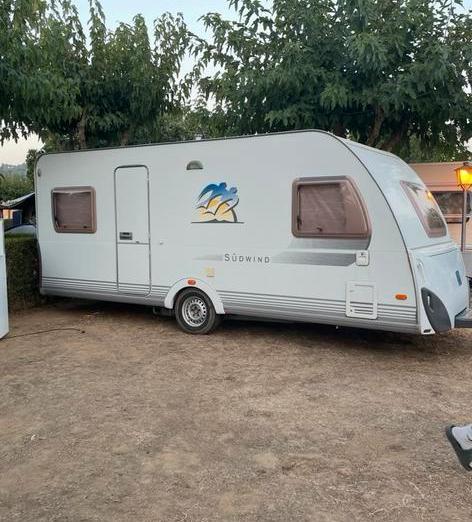 Knaus Sudwind 550 FU te koop, Caravans en Kamperen, Caravans, Particulier, tot en met 4, Rondzit, Knaus, Luifel, Ophalen