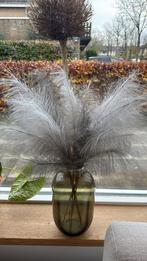 Groene grote vaas met pluimen, Ophalen of Verzenden, Zo goed als nieuw, Binnen