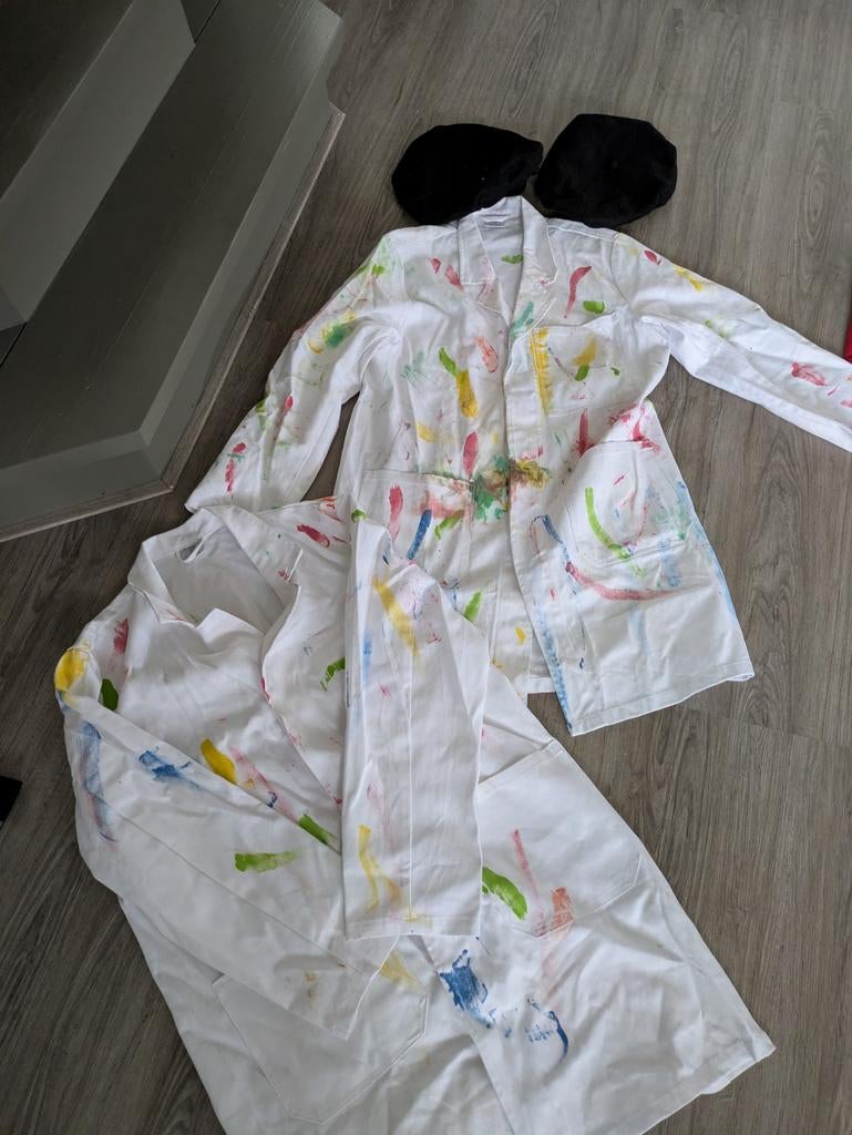 2 Schildersjassen met petjes - Maat M & L, Ophalen of Verzenden, Gedragen, Onbekend