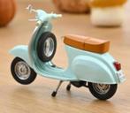 Vespa 50 N 1969 Licht Blauw schaal 1:18 NOREV REF. 182081, Hobby en Vrije tijd, Modelauto's | 1:18, Verzenden, Nieuw, Motor, Norev