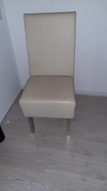 LEUKE comfortabele stoel beschikbaar voor biedingen