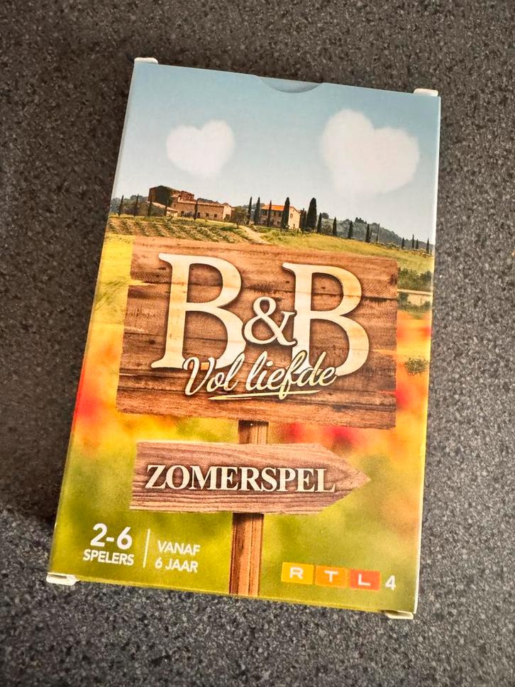 B&B vol liefde zomerspel - Nieuw!, Hobby en Vrije tijd, Gezelschapsspellen | Bordspellen, Nieuw, Een of twee spelers, Reisspel