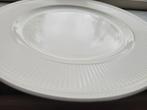 Elegant groot wit bord Wedgwood Windsor 31cm onderbord ecru, Ophalen of Verzenden, Zo goed als nieuw, Bord(en), Wedgwood