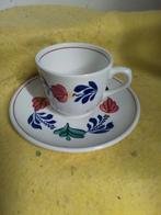 14704) Boerenbont  kop en schotel merk Boch, Ophalen of Verzenden, Zo goed als nieuw, Kop(pen) en/of Schotel(s), Aardewerk