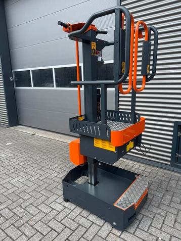 Fara one.   4 meter hoogwerker.   NIEUW zelf rijdend.  beschikbaar voor biedingen
