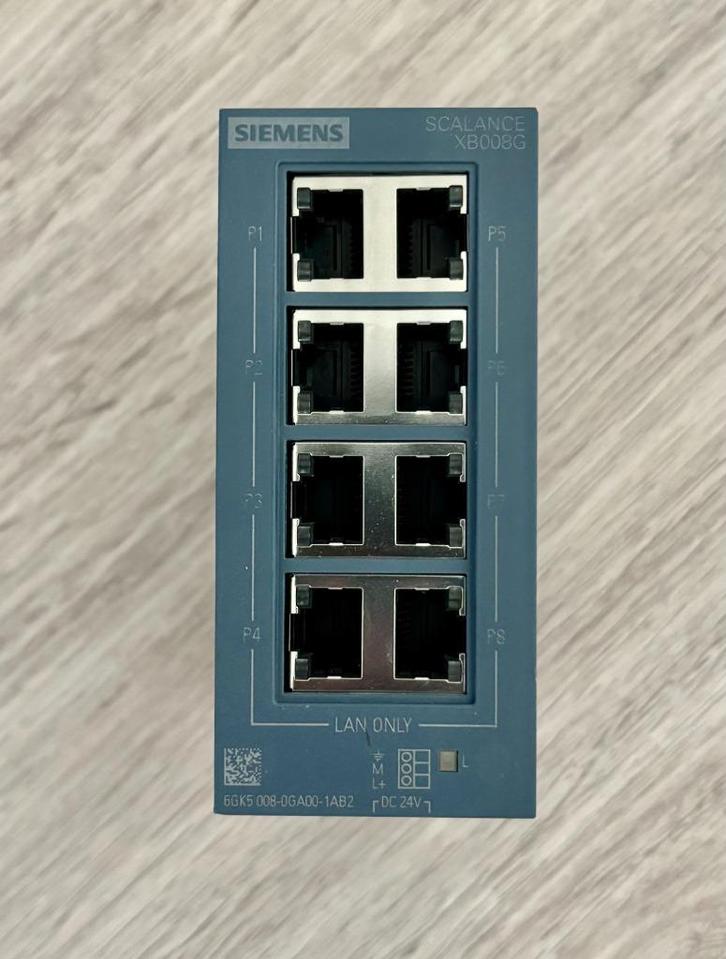SIEMENS - Scalance - 8-poort GigE Switch - XB008G, Hobby en Vrije tijd, Elektronica-componenten, Zo goed als nieuw, Ophalen of Verzenden