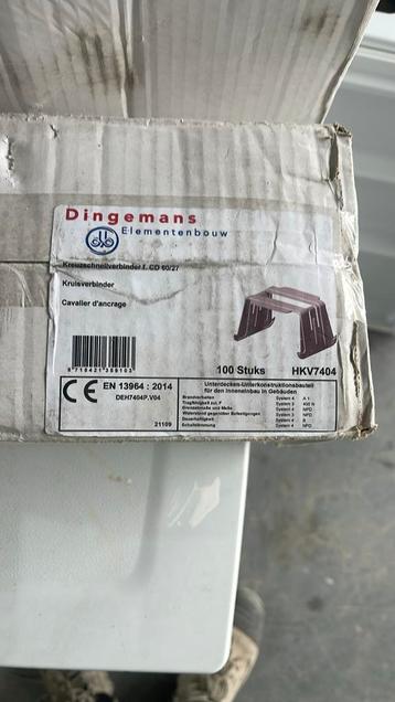 Metalstud kruisverbinders 300 stuks beschikbaar voor biedingen