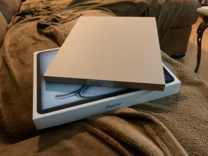 Ipad Air M3, 5G, 1TB 2025 nieuw in gesloten doos! Met bon!, Computers en Software, Apple iPads, Nieuw, Apple iPad, Wi-Fi en Mobiel internet