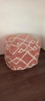 Mooie 100% wollen poef., Huis en Inrichting, Banken | Voetenbanken en Poefen, Ophalen, Overige materialen, Minder dan 50 cm, Vierkant
