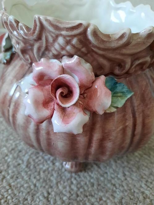 Antieke Bassano Italiaanse bloempot, versierd met rozen. , Antiek en Kunst, Antiek | Keramiek en Aardewerk, Ophalen of Verzenden