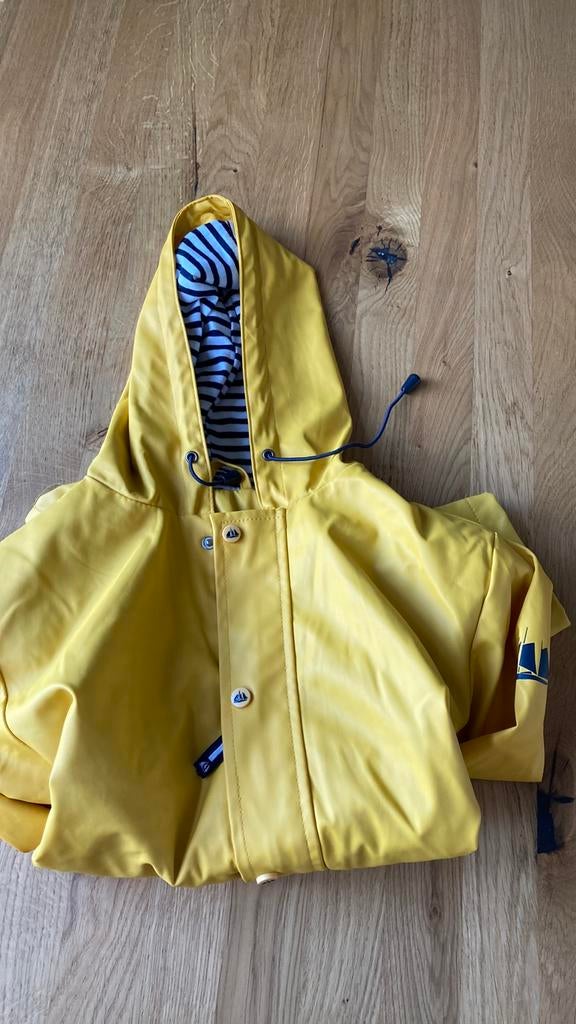 Prachtige regenjas - Hublot 140, Kinderen en Baby's, Kinderkleding | Maat 140, Ophalen of Verzenden, Zo goed als nieuw, Jongen of Meisje