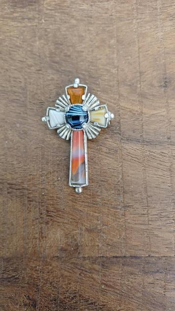 Miracle kruis hanger/broche met Schotse 'agaat' stenen beschikbaar voor biedingen