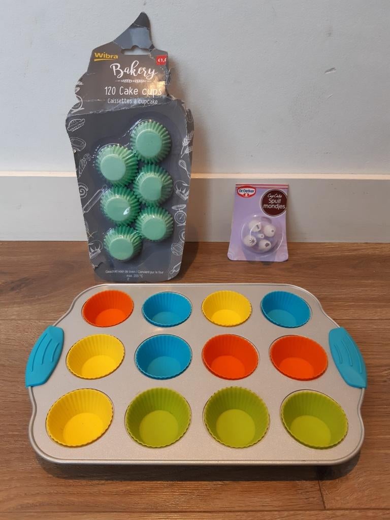 Mini Cupcake dienblad, Vormpjes en Spruitmondjes, Ophalen of Verzenden, Zo goed als nieuw, Cupcakes, Bakvorm
