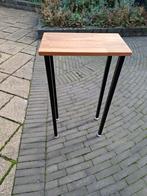 Verstelbare Bijzettafel met IJzeren Poten, Huis en Inrichting, Tafels | Bijzettafels, Ophalen