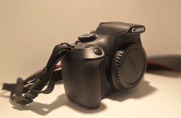 Canon EOS 1300D met twee objectieven beschikbaar voor biedingen