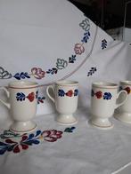 5 Boerenbont bekers op voet met oor rode rand op voet, Ophalen of Verzenden, Zo goed als nieuw, Kop(pen) en/of Schotel(s), Aardewerk