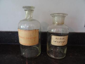 2 Franse antieke apothekers potten / flessen  beschikbaar voor biedingen