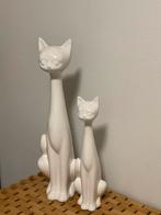 Twee vintage porseleinen poezenbeelden, Tuin en Terras, Tuinbeelden, Ophalen, Gebruikt, Overige materialen