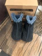 Uggs baby maat 19, Kinderen en Baby's, Ophalen of Verzenden, Zo goed als nieuw, Jongetje of Meisje, Schoentjes