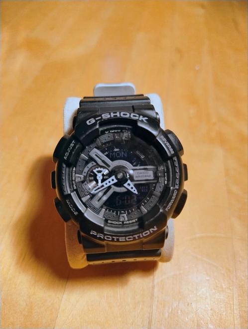 G-Shock Casio GA-110LP Punching Pattern incl doos, Sieraden, Tassen en Uiterlijk, Sporthorloges, Zo goed als nieuw, Zwart, Waterdicht