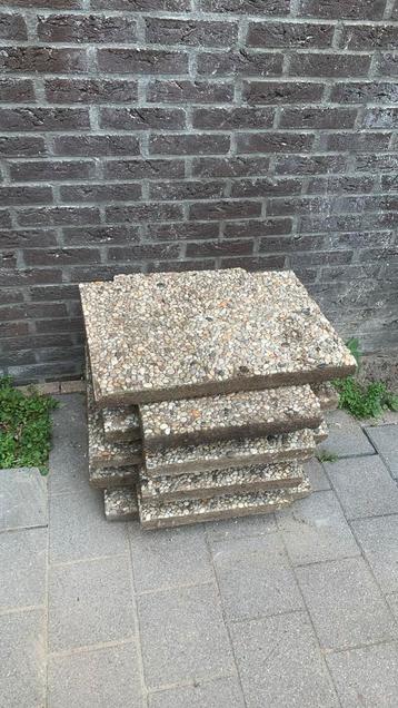 GRATIS grindtegels ophalen (z.s.m.) beschikbaar voor biedingen
