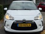 Citroen DS3 1.6 So Chic in White - NAP - CRUISE / CLIMATE CO, Auto's, Voorwielaandrijving, Euro 5, Gebruikt, 4 cilinders
