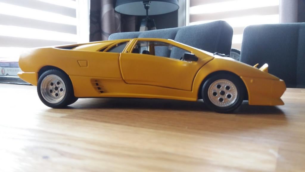 Polistil 1/18 Lamborghini Diablo geel, Hobby en Vrije tijd, Modelauto's | 1:18, Ophalen of Verzenden, Zo goed als nieuw, Auto