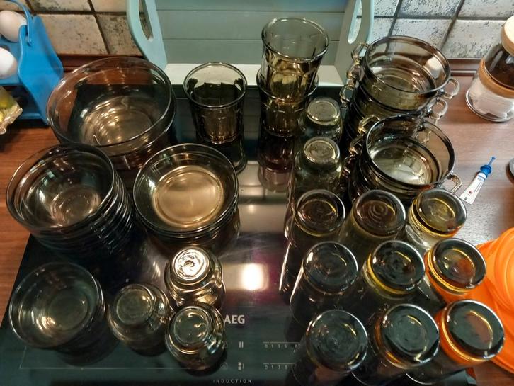 Vintage gerookt glas servies arcoroc, Antiek en Kunst, Antiek | Glas en Kristal, Ophalen of Verzenden