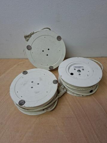 3x Etalage Draaiplateau elektrisch – FeinwerkTechnik GmbH beschikbaar voor biedingen