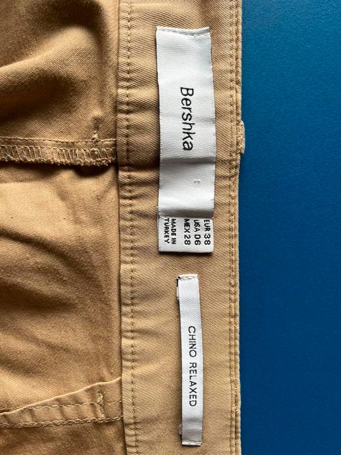 Beige katoenen broek wijde pijpen Bershka M/L, Kleding | Dames, Broeken en Pantalons, Zo goed als nieuw, Maat 42/44 (L), Beige
