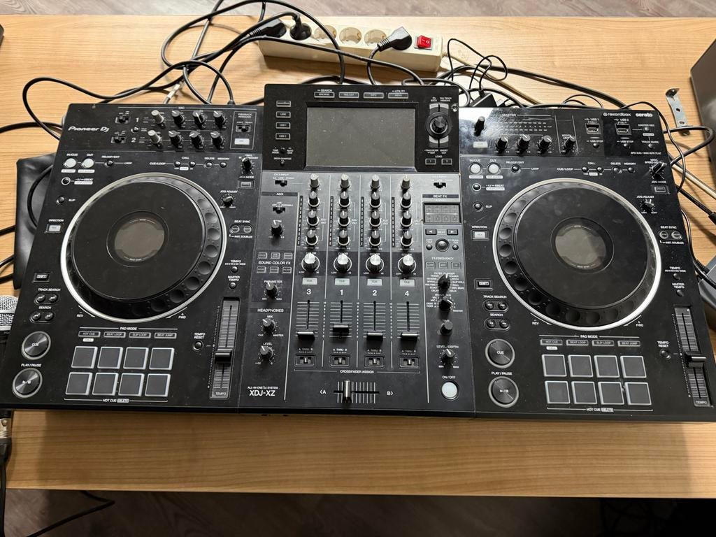 Pioneer XDJ-XZ met speakers en stofkap!, Muziek en Instrumenten, Dj-sets en Draaitafels, Ophalen, Gebruikt, Dj-set, Pioneer