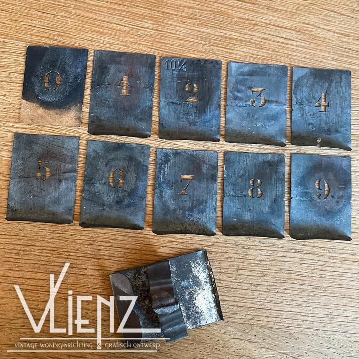 vintage, brocante spuitmallen, tamponeermallen cijfers 0-9, Verzamelen, Retro, Huis en Inrichting, Ophalen of Verzenden