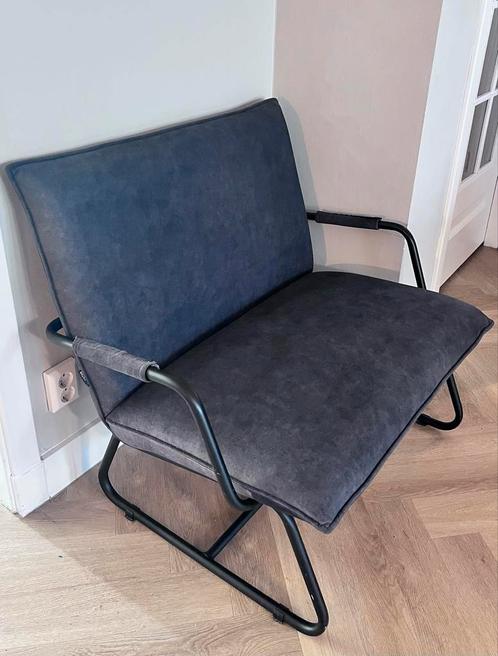 Donkergrijze Fauteuil met Metalen Frame, Huis en Inrichting, Fauteuils, Zo goed als nieuw, Metaal, 75 tot 100 cm, Ophalen
