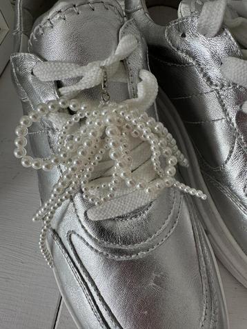 NIEUW > Leuke sneaker sieraad! beschikbaar voor biedingen