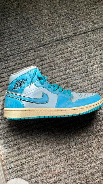 Air jordan 1 Mid SE Ice Bleu maat 40,5 beschikbaar voor biedingen