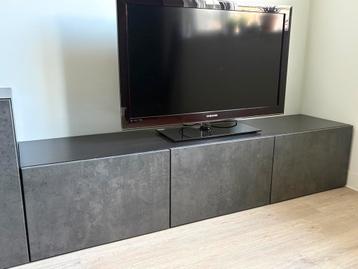 IKEA Besta TV Meubel met betonlook deuren - afbeelding 2